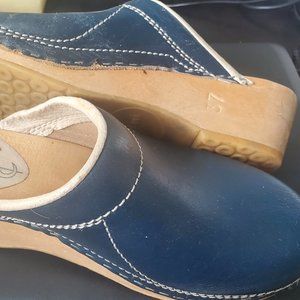 Gevavi CLOGS Size 37/ US 6
